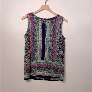 Sleeveless Top with back button detail